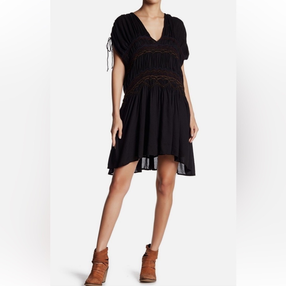 FREE PEOPLE Size S EMBROIDERED V-NECK SHORT SLEEVE DRESS J-46
